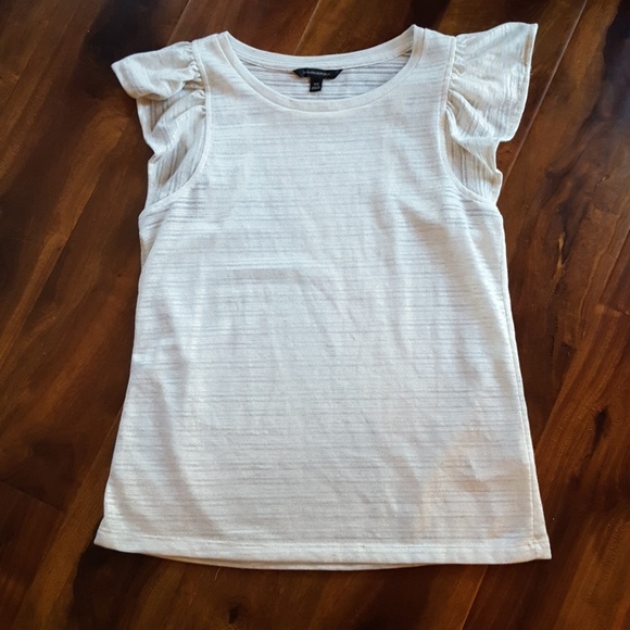 CLEARANCE 🔥Banana Republic gold metallic cream top with flutter sleeves - Picture 2 of 8